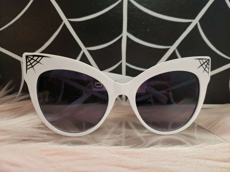 Widow Shades